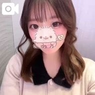 검은 속옷을 선택하는 동안 🫣