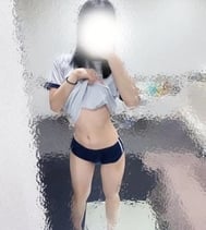 매끄러운 몸을 만지고 싶습니까? ♡
