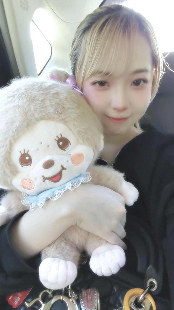 오빠를 기다리고 있어... 🥹