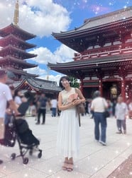 평소는 품위 있고 심플한 옷차림을 좋아합니다