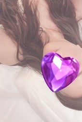 밤은...